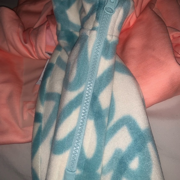 Sweater Bundle for girls 🩷 - Picture 3 of 8